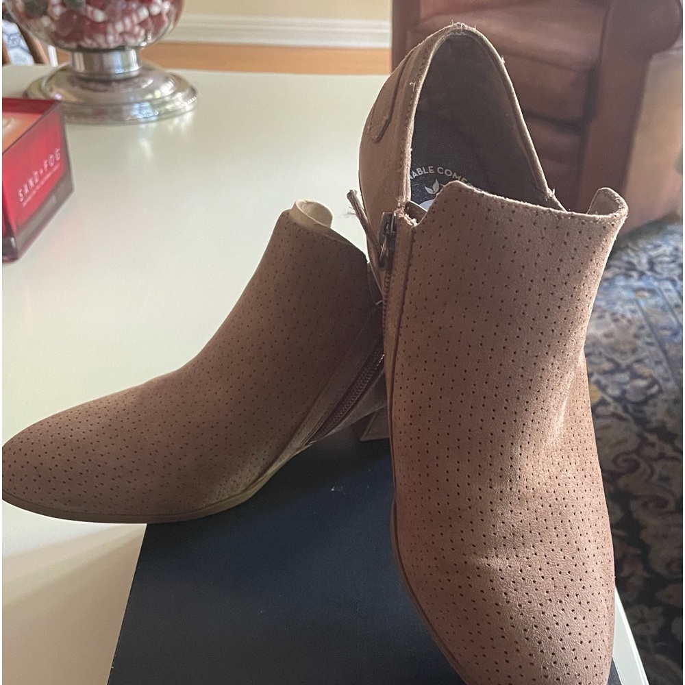 Dr Scholl’s NeverEnd Cocoa Brown Booties.